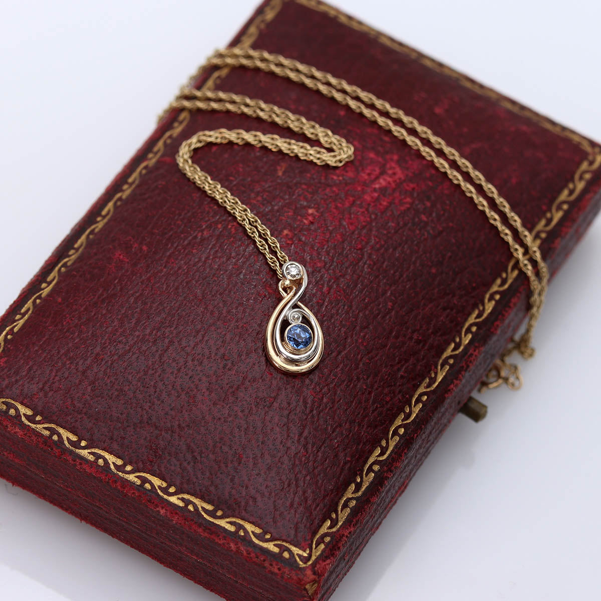 Beautiful 1940s Pendant #VP241024