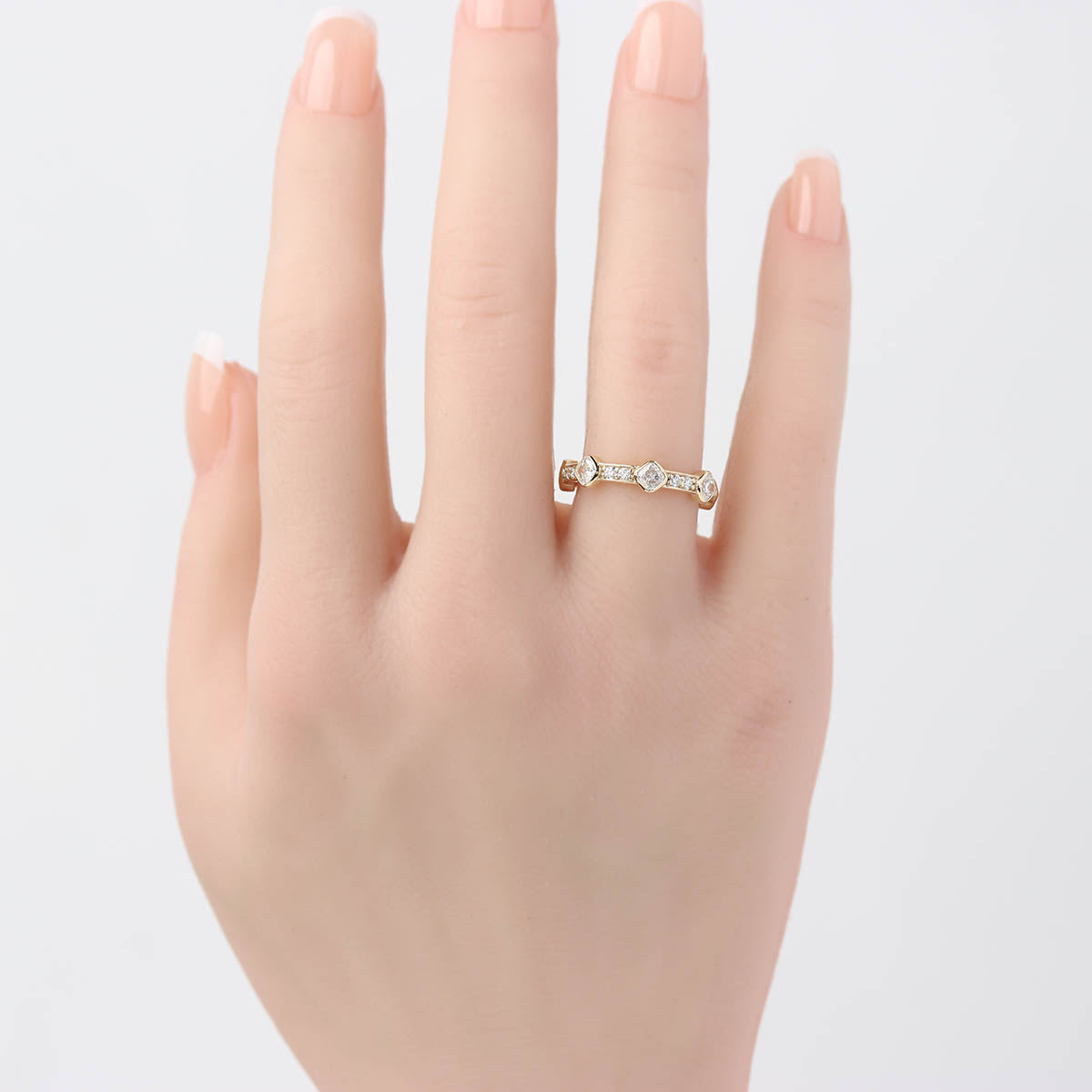 Luxurious Cushion and Round Cut Diamond Band #L2300CU-1