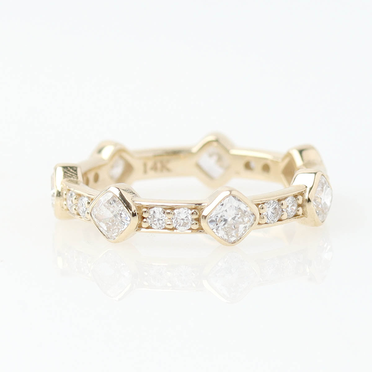 Luxurious Cushion and Round Cut Diamond Band #L2300CU-1