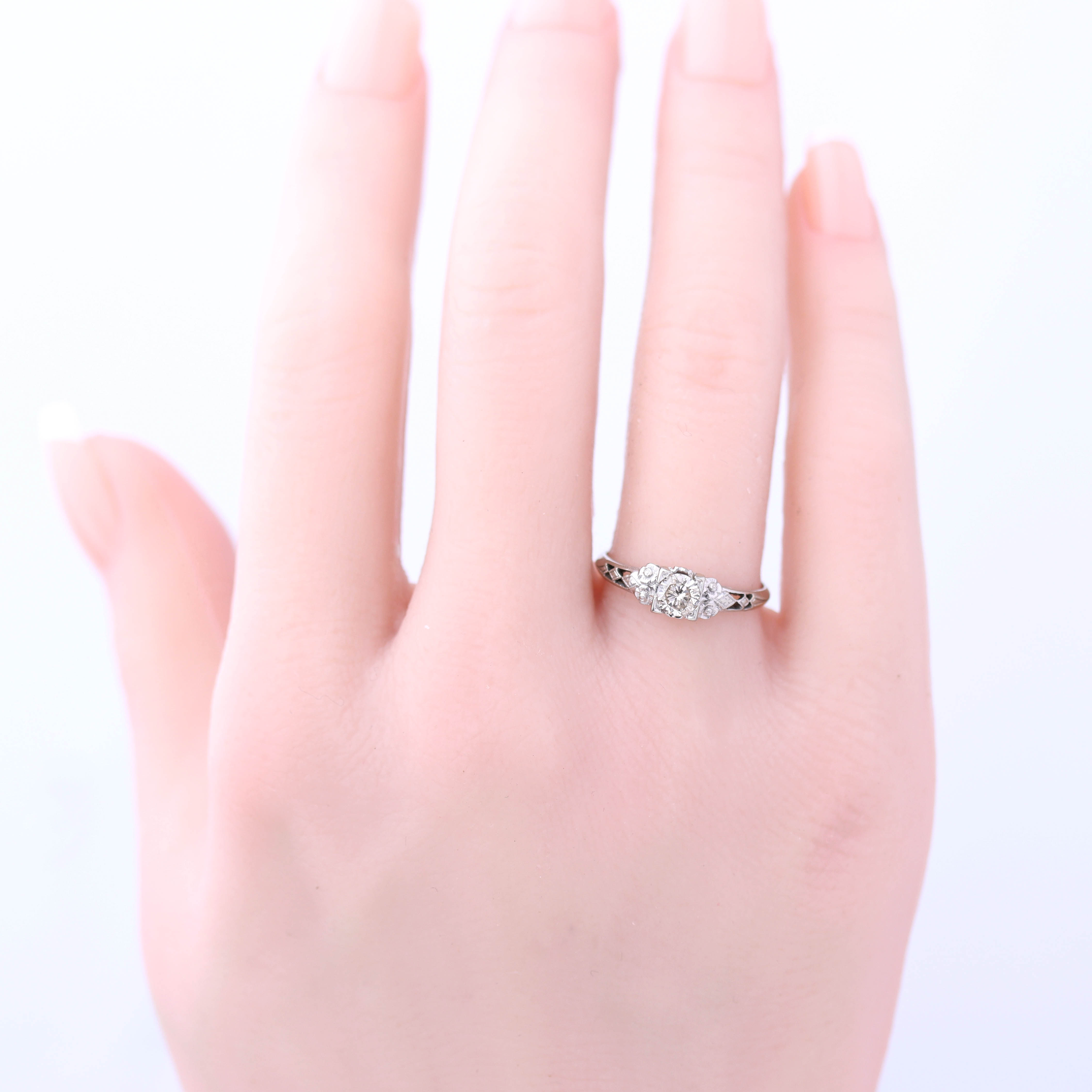 Art Déco 18k White Gold Diamond Solitaire Engagement Ring #VR180131-5